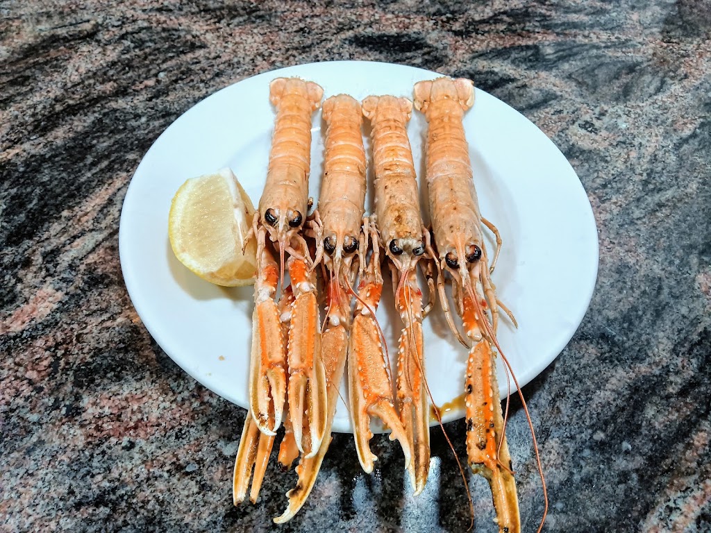 Bar Restaurante Casa Armando — Comida y bebida