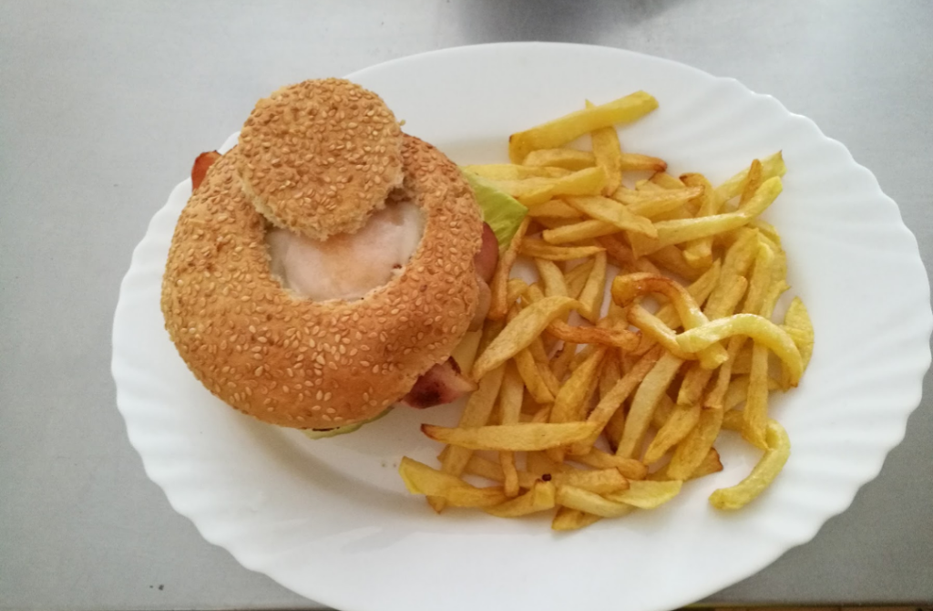 Cerveceria los Vallejos — Comida y bebida