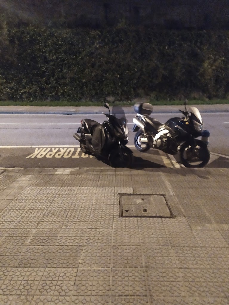 Parking motos