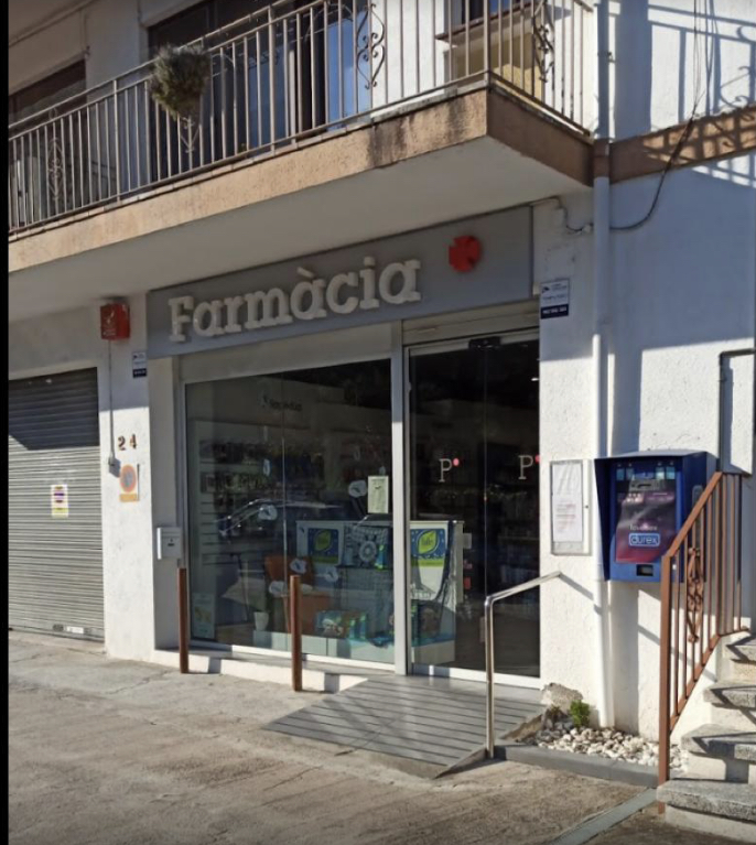 Farmacia Pares (carretera)
