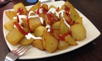 Bar Los Gallardos — Comida y bebida