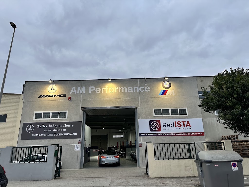 AM Performance Taller independiente especialista en mercedes y amg. Taller red ista, especialistas Bmw y Mini — Exterior
