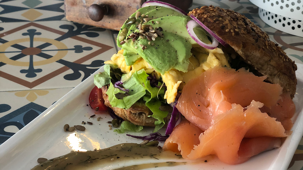 Calma cafe — Comida y bebida