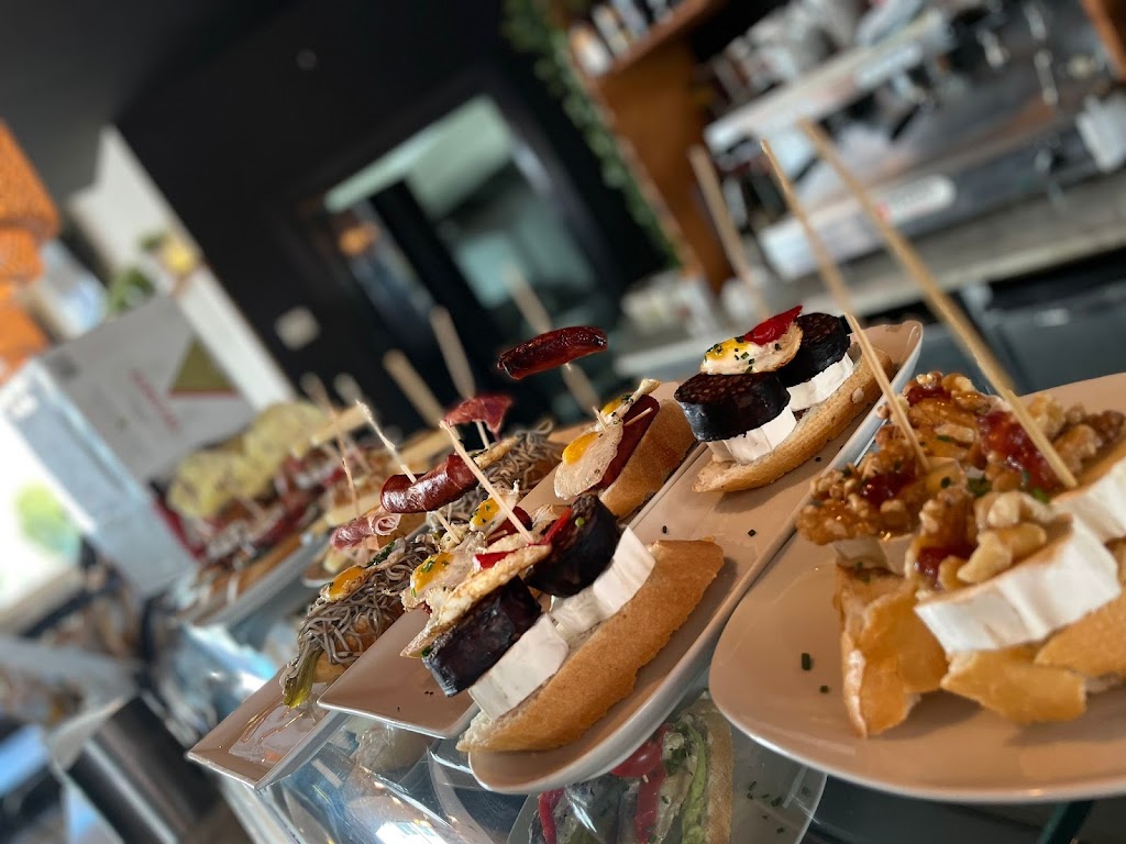 Bar Maluku — Del propietario