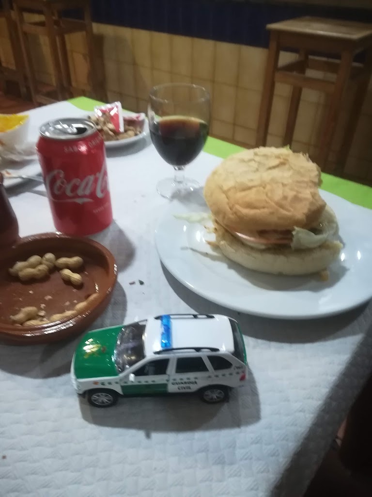Bar Meson — Comida y bebida