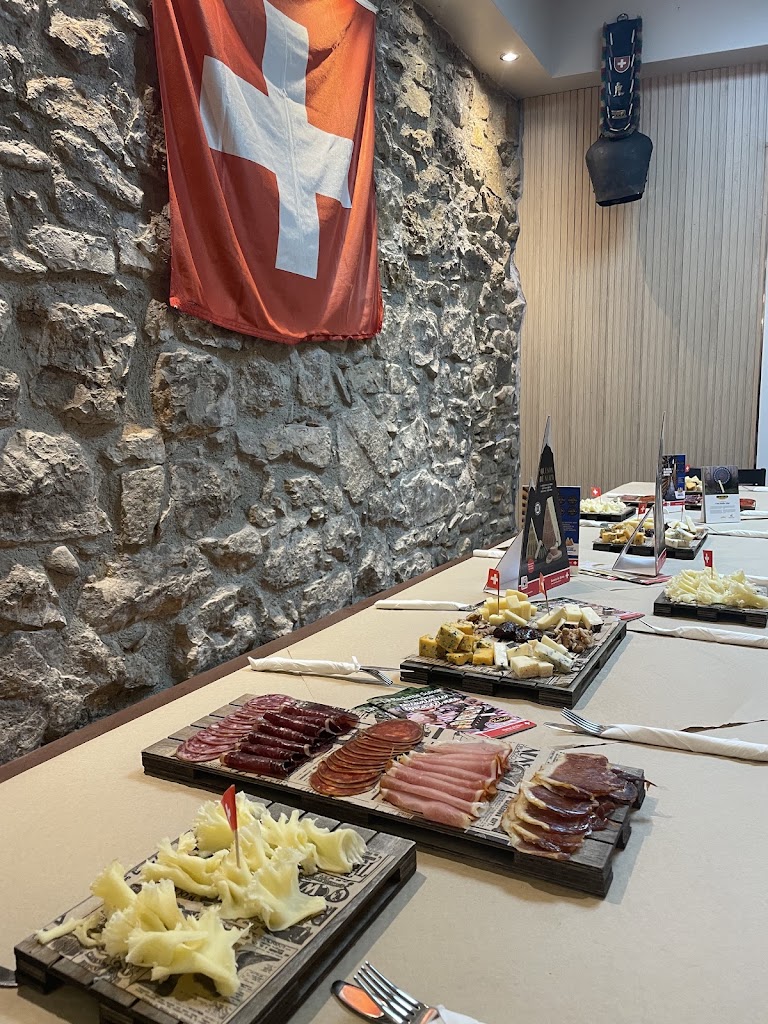 El Rincon Suizo — Comida y bebida