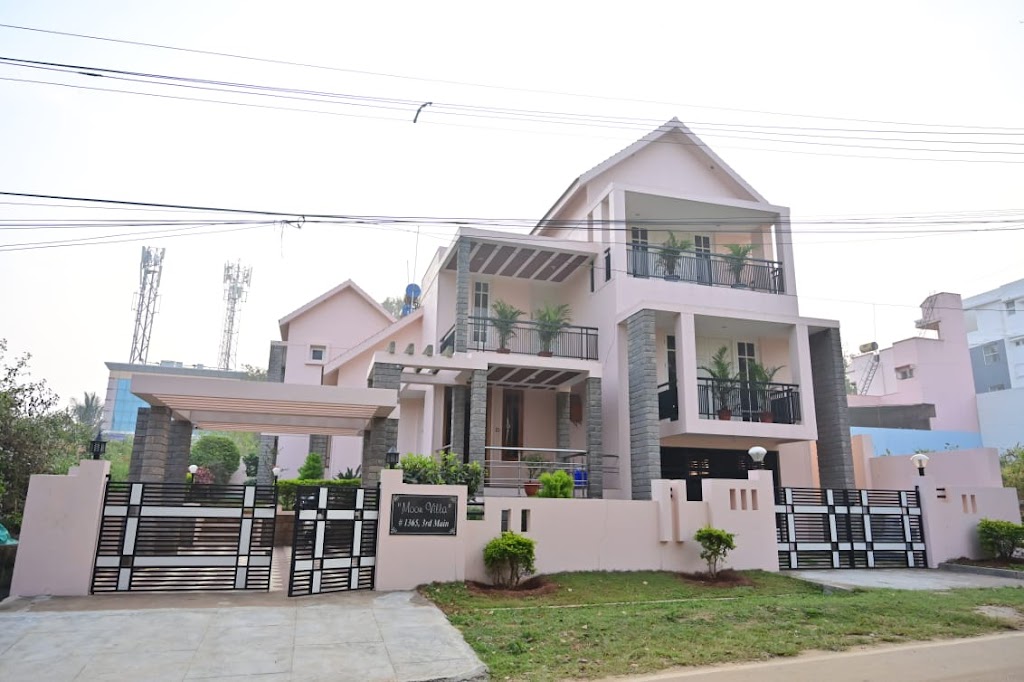 Royal Moon Villa Home Stay