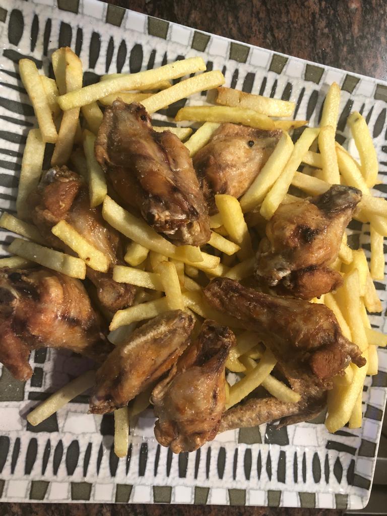 Cafe-Bar Bovedilla Plaza — Comida y bebida