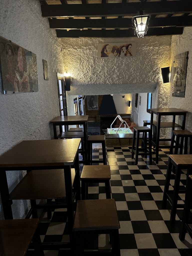 Bar La Tertulia Osuna — Ambiente