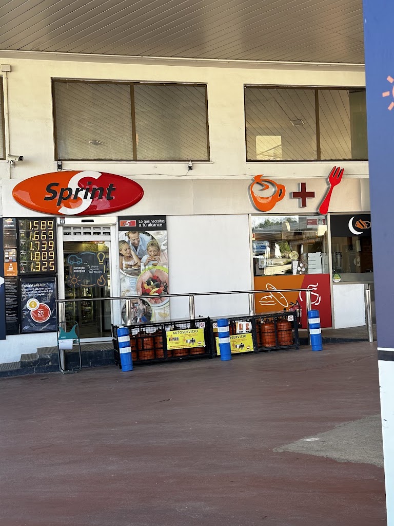 Estacion de Servicio Repsol — Exterior