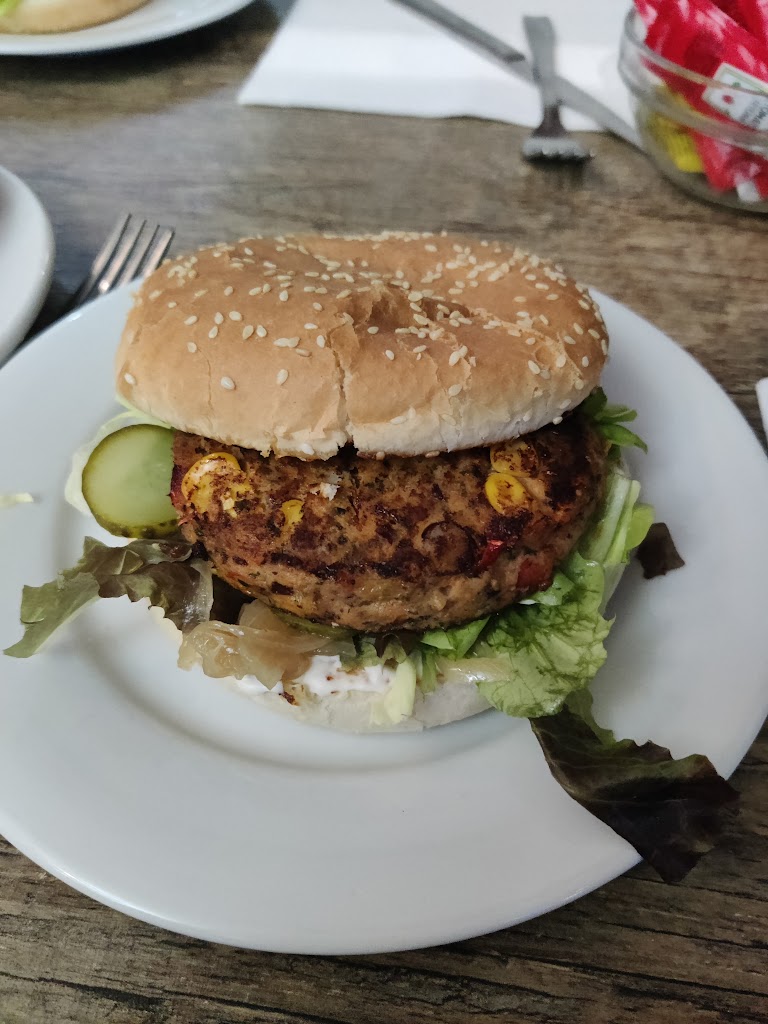 Burguer Ottawa — Comida y bebida