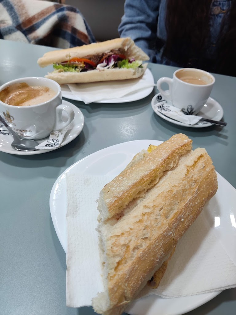 Bar Nexus d'Igualada — Comida y bebida