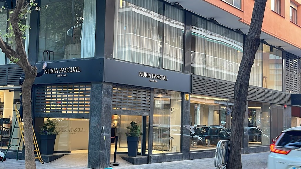 Nuria Pascual desde 1987 — Exterior
