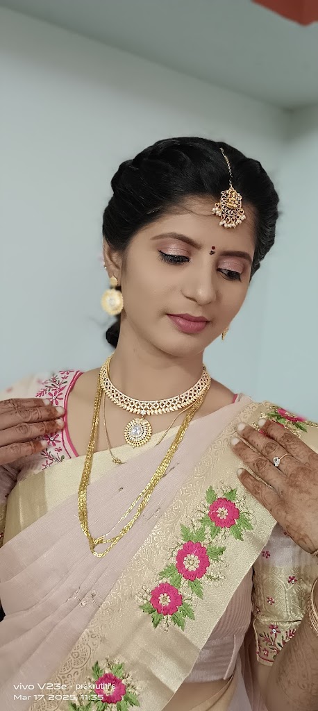 Prakruti Herbal Beauty Parlour