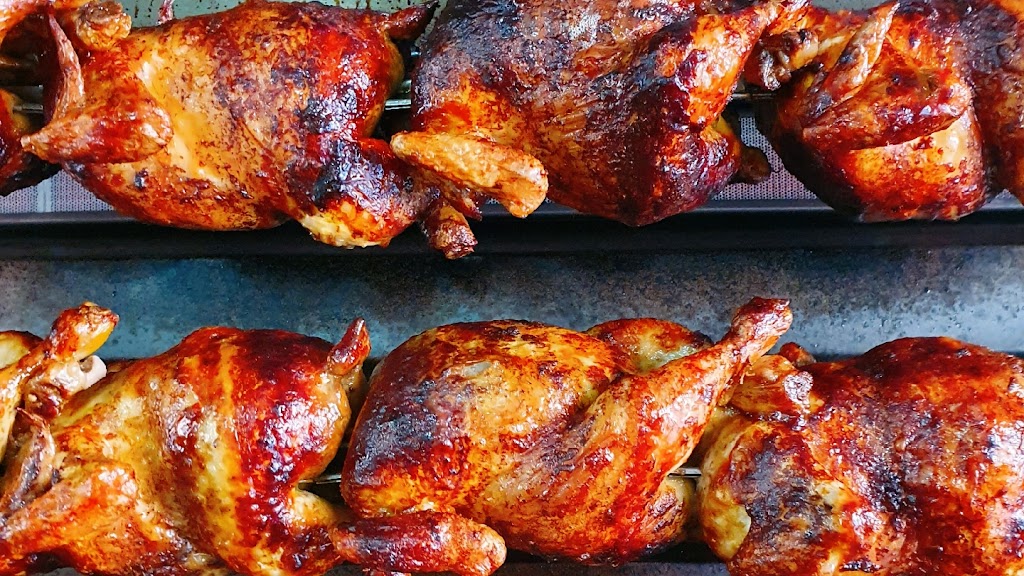 Los Pollos - Pollo a l'ast y tapas — Comida y bebida