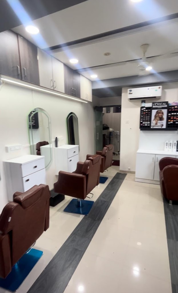 Lavish Hair Beauty And Makeup Studio