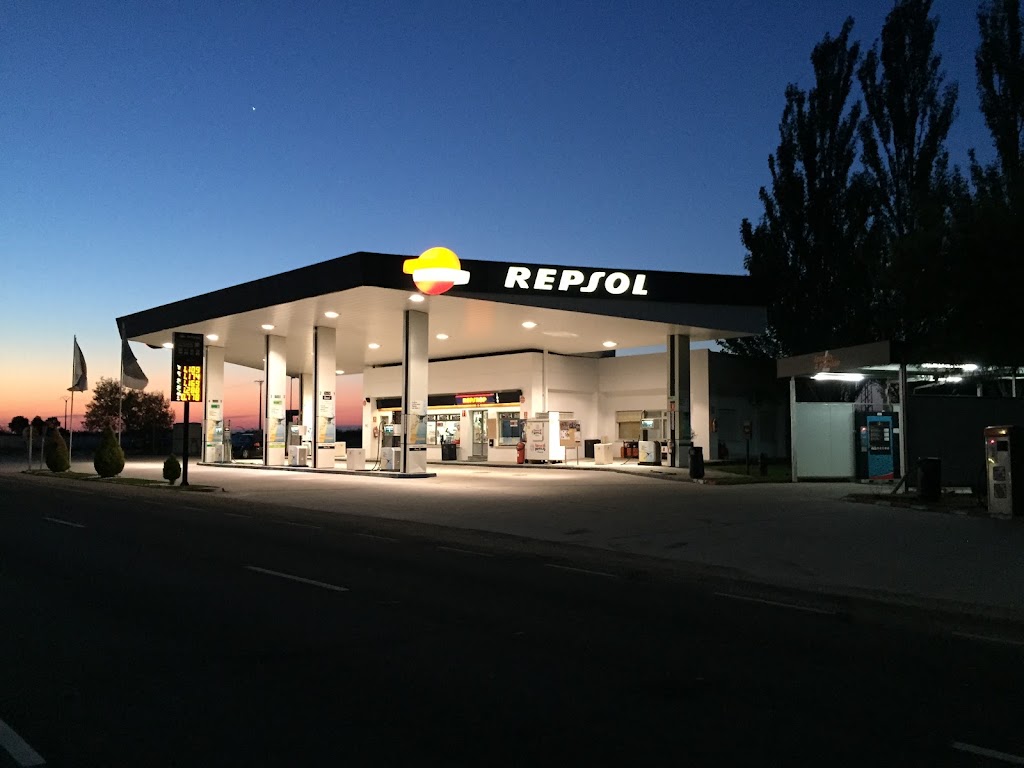 Estacion de Servicio Repsol — Surtidor de combustible
