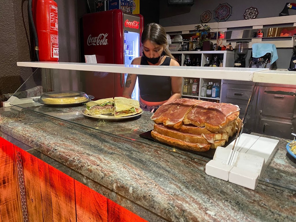 La Terraza del Ebro — Comida y bebida