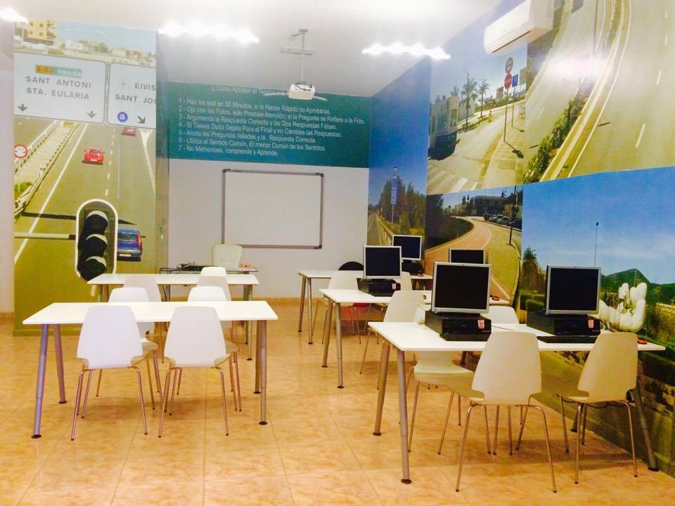 AUTOESCUELA SAN ANTONIO VILA (IBIZA) — Del propietario