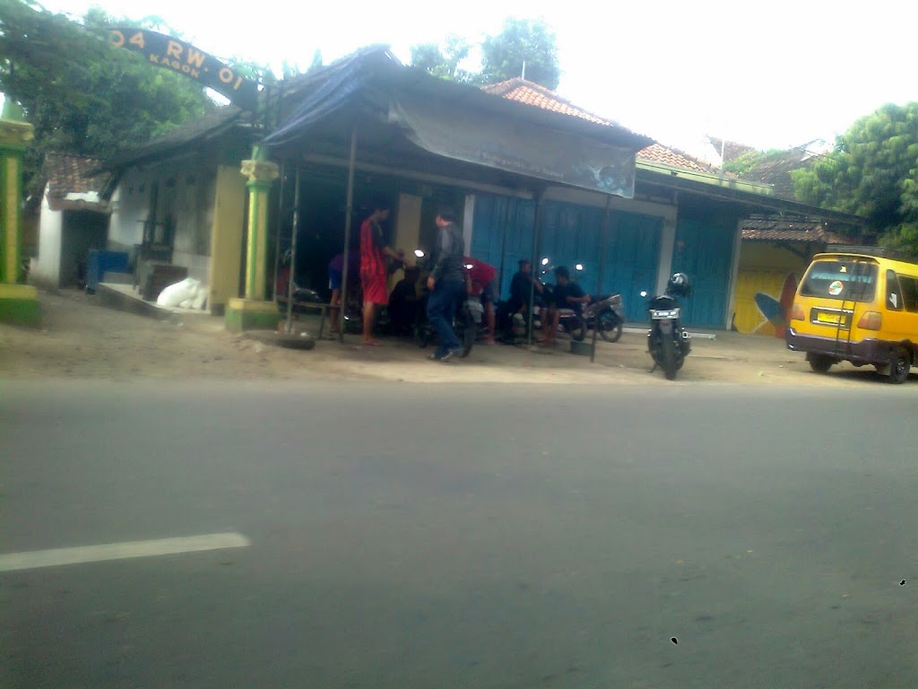 BENGKEL MOTOR SUGIONO