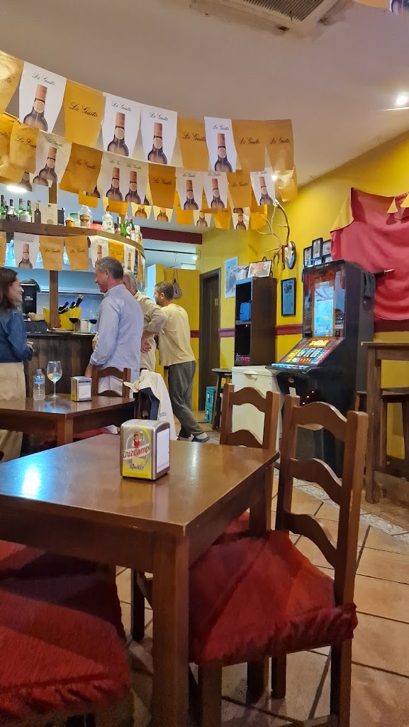 Bodeguita La Maestranza — Ambiente