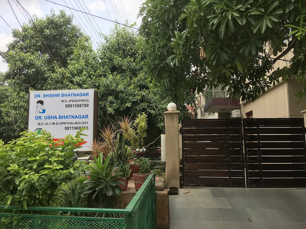 Dr Usha Bhatnagar Best Eye Specialist Eye Doctor Eye Clinic Eye Surgeon In Noida