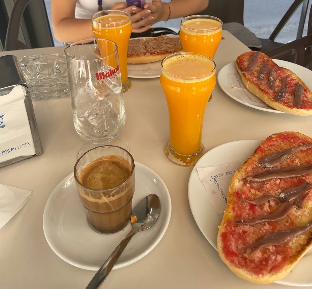 CAFE. BAR. COLON — Comida y bebida