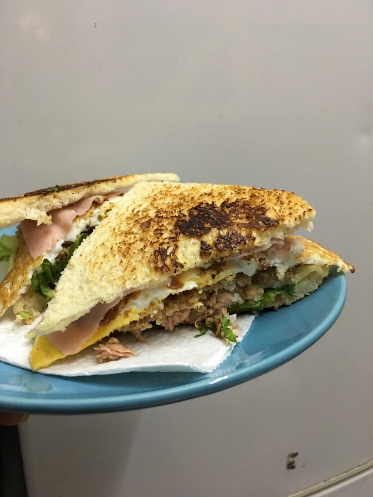 Bar Las Anclas — Comida y bebida