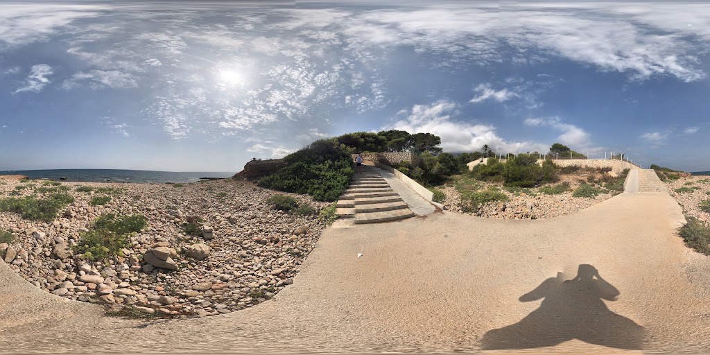 Aparcamiento Les Rotes — Street View y 360deg