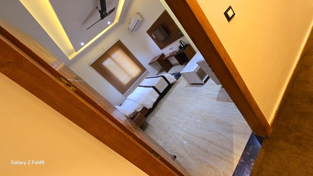 The Monark Inn