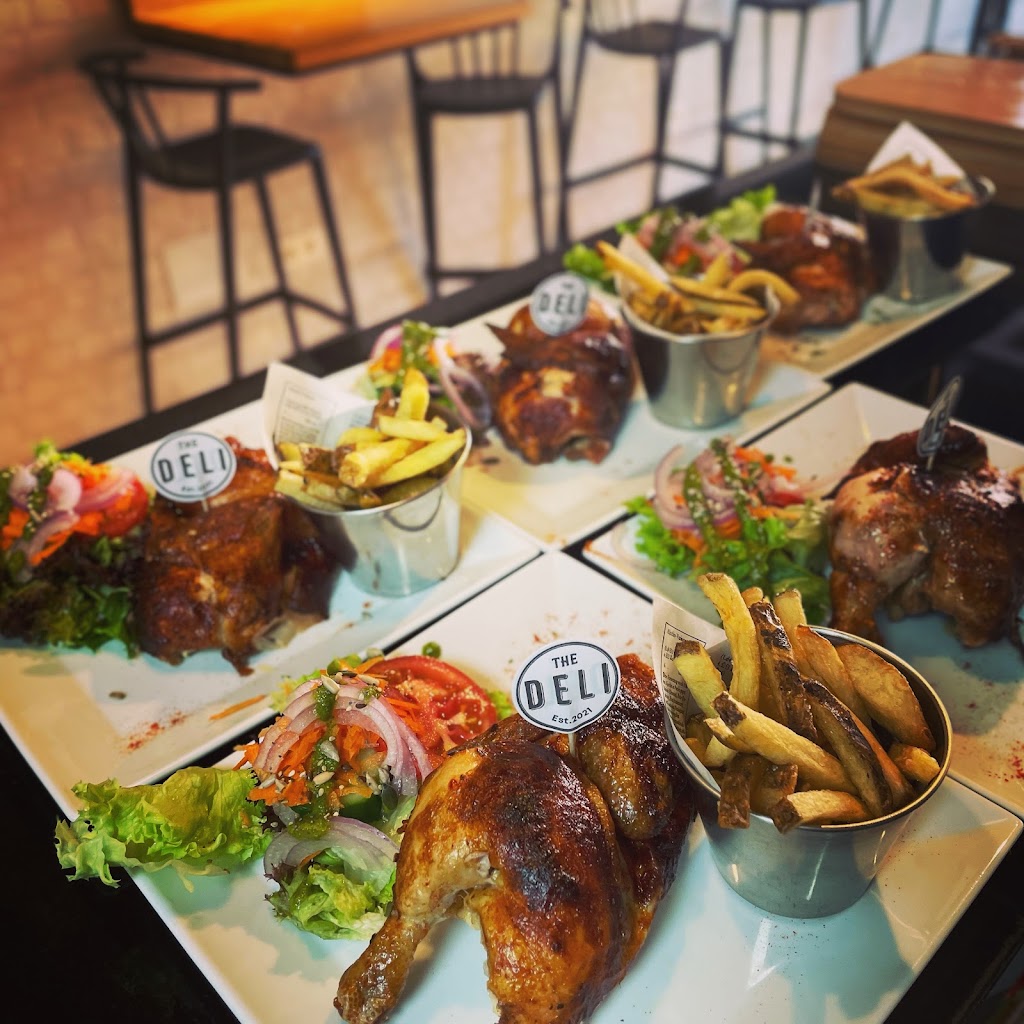 The Deli — Comida y bebida
