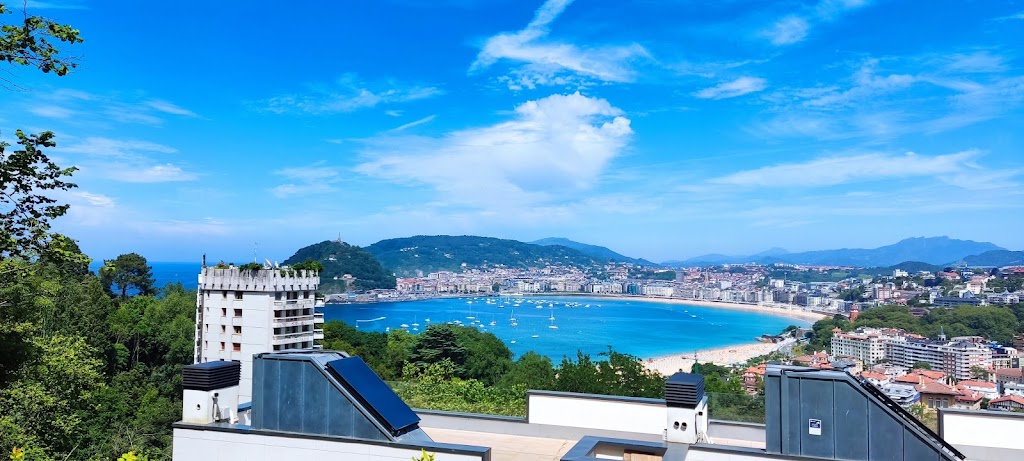 Conjunto Residencia Erreguenea