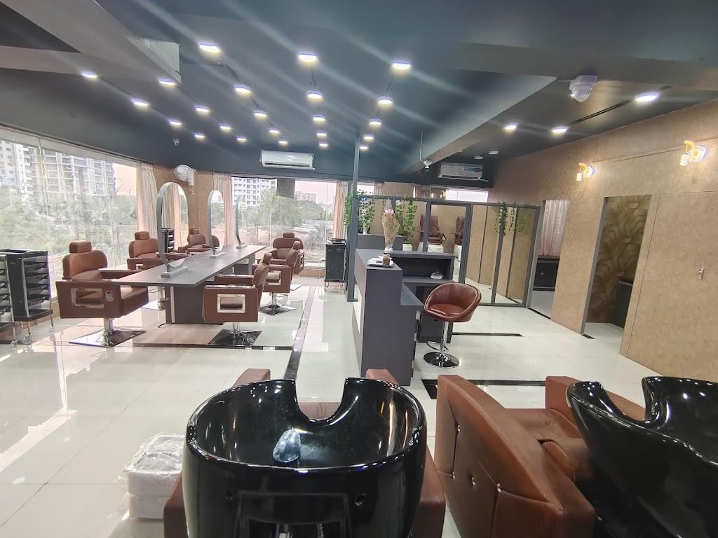 Diva Do Salon Makeup Lounge Academy