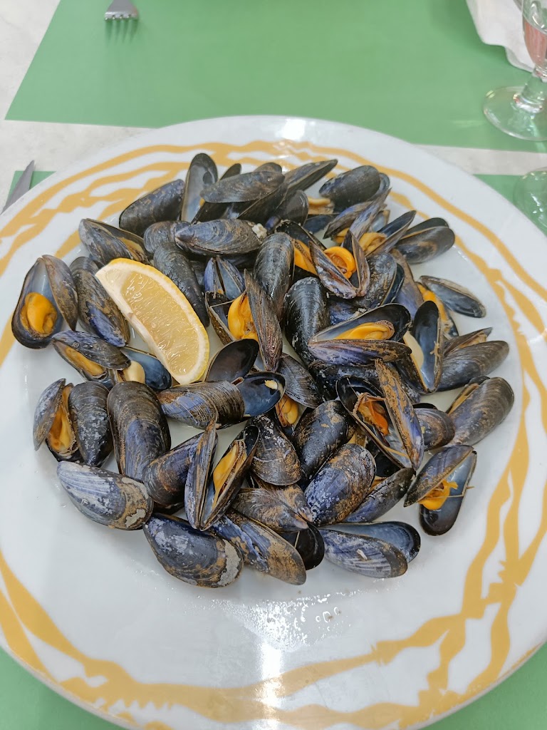 Combi Dos — Comida y bebida