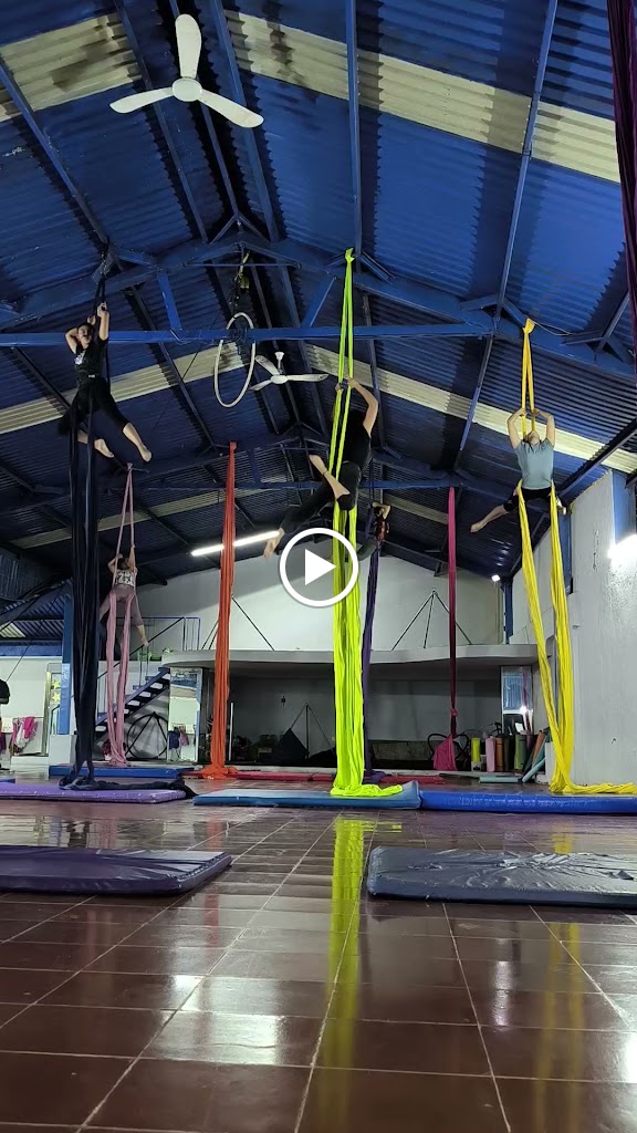 Akros Danza Aerea — Videos