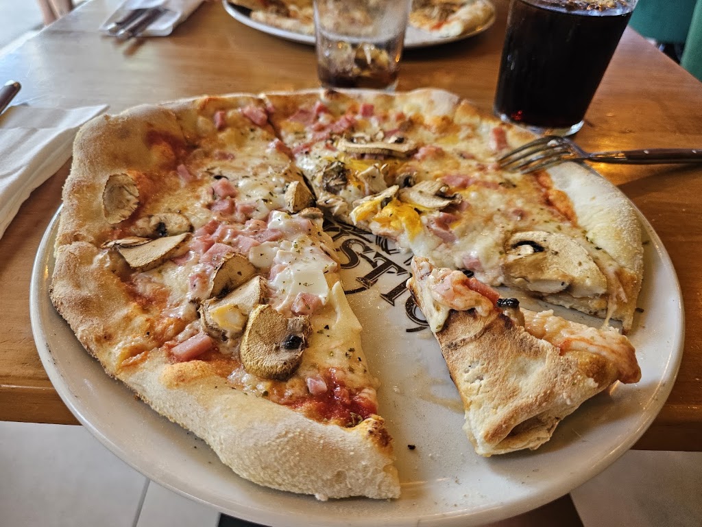 LA RUSTICA Bar Cafe — Comida y bebida