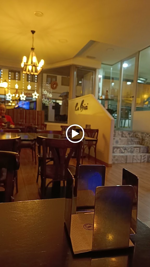 Vinoteca Taperia La Bici — Videos