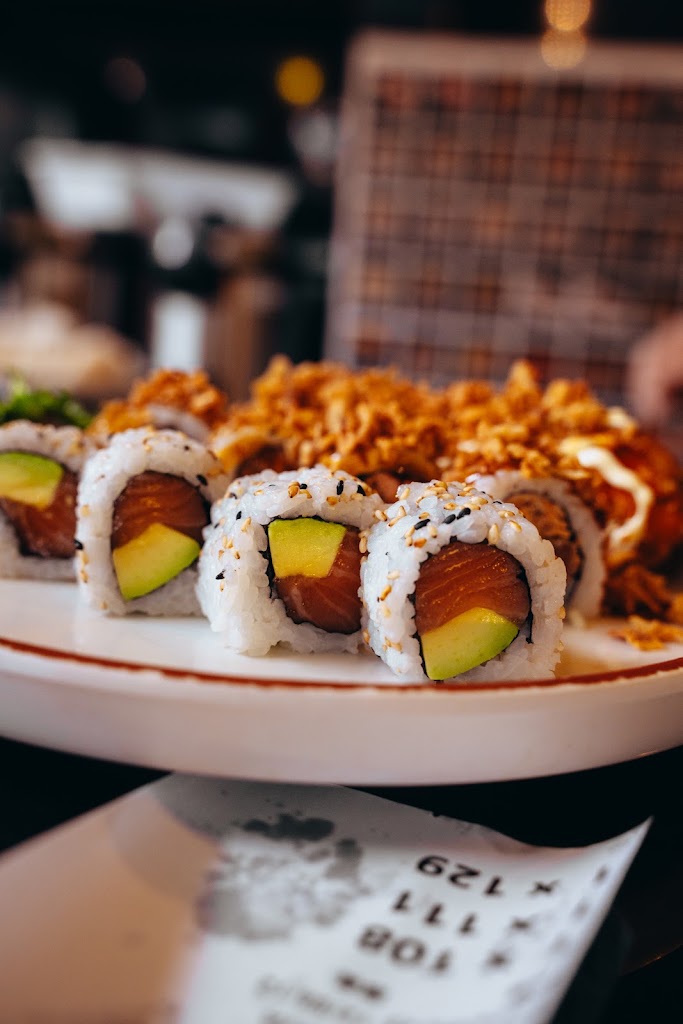 KOYO SUSHI Mollet — Comida y bebida