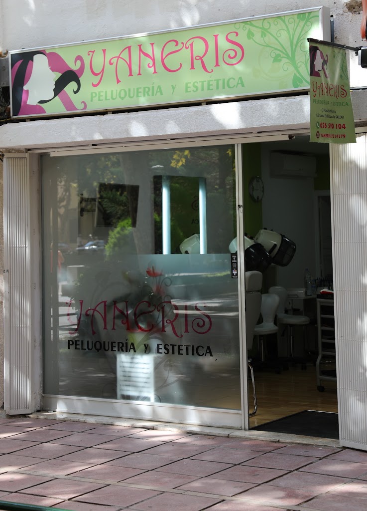 Yaneris Peluqueria y Estetica — Exterior