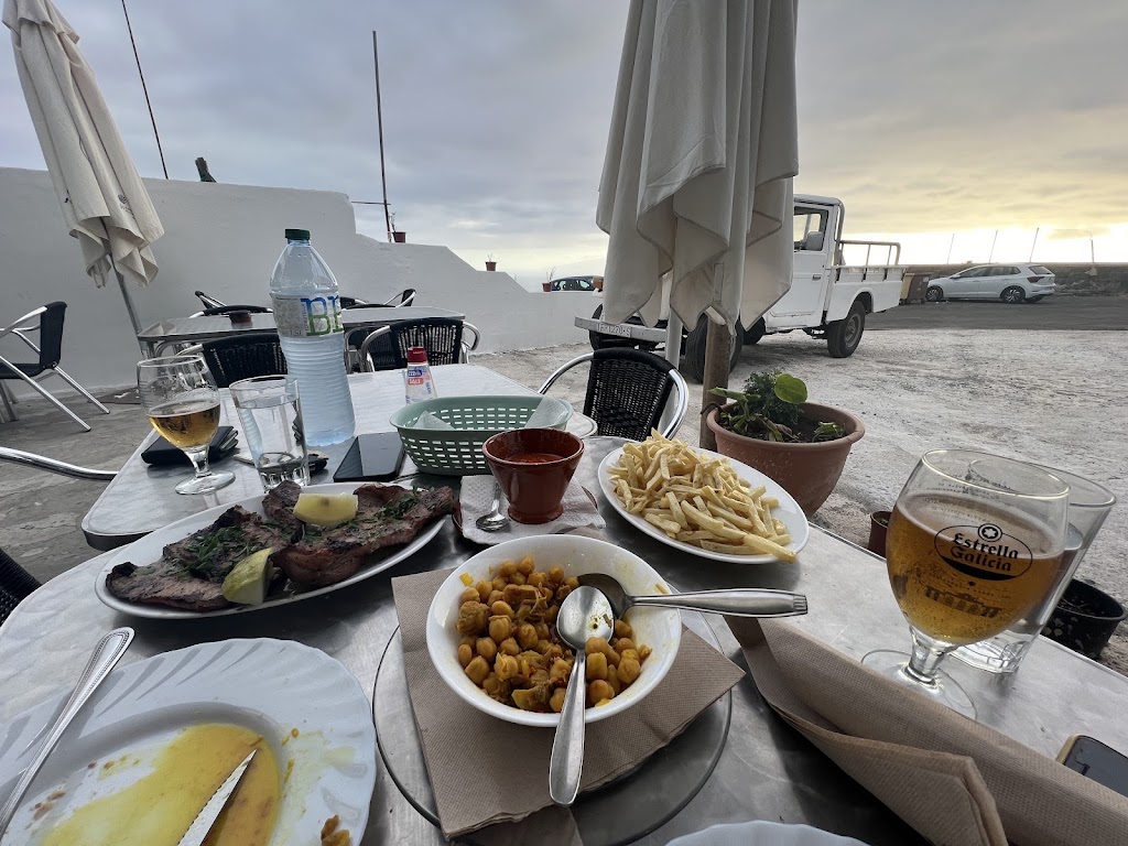 Guachinche El Lomo — Comida y bebida