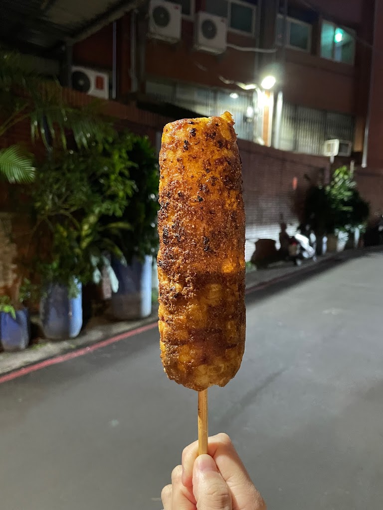 碳烤石頭玉米 的照片