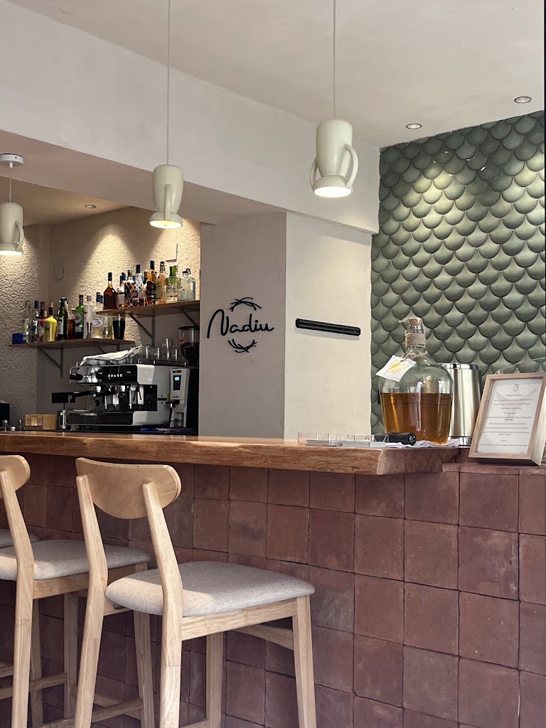 Nadiu Restaurant — Ambiente