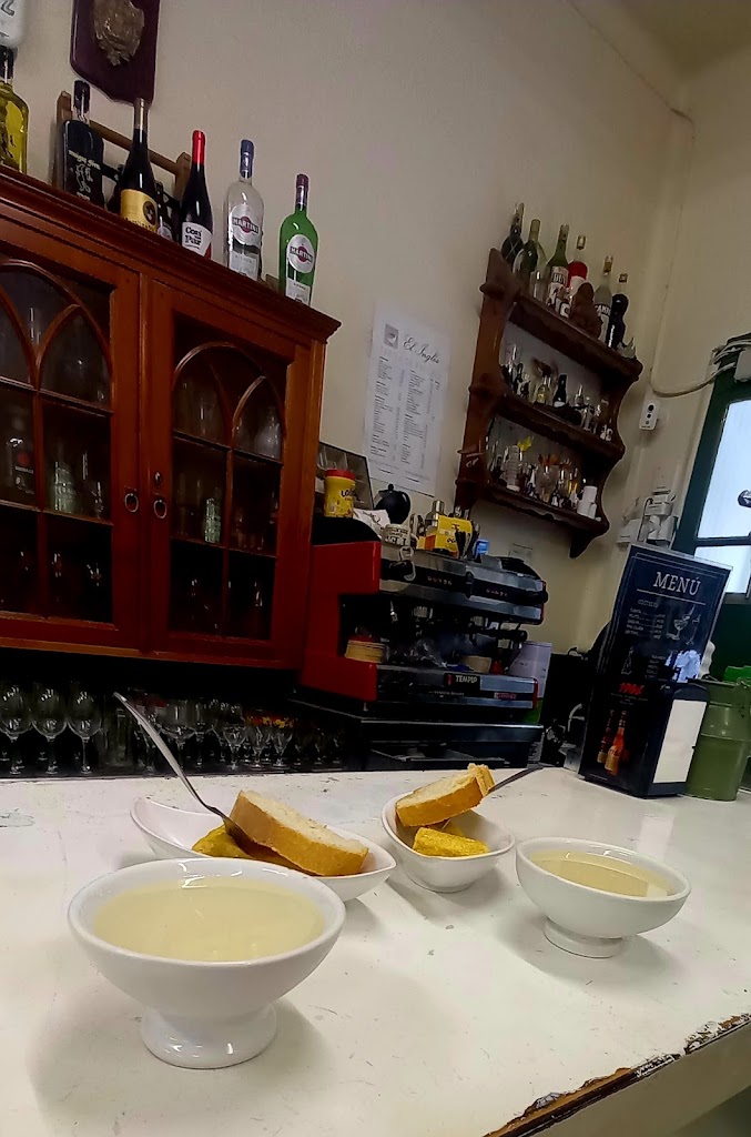 Taberna O Ingles — Comida y bebida