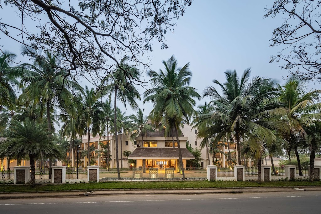 Silver Waves Resort Spa Daman