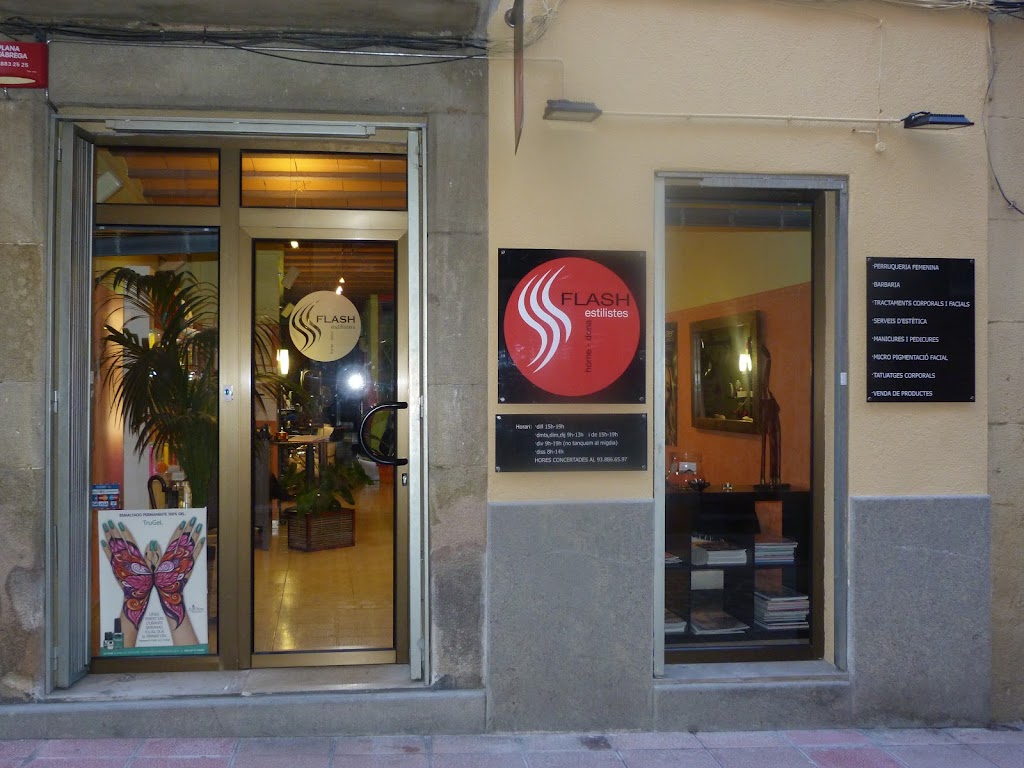 PELUQUERIA Y ESTETICA FLASH ESTILISTAS — Exterior