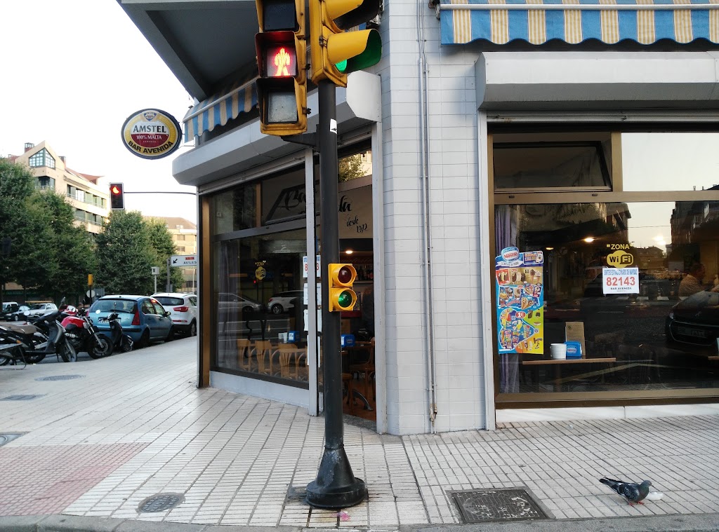 Bar Avenida.