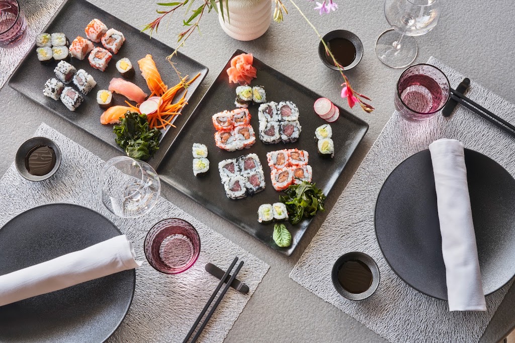 Koi Asian Restaurant - La Plaza — Comida y bebida