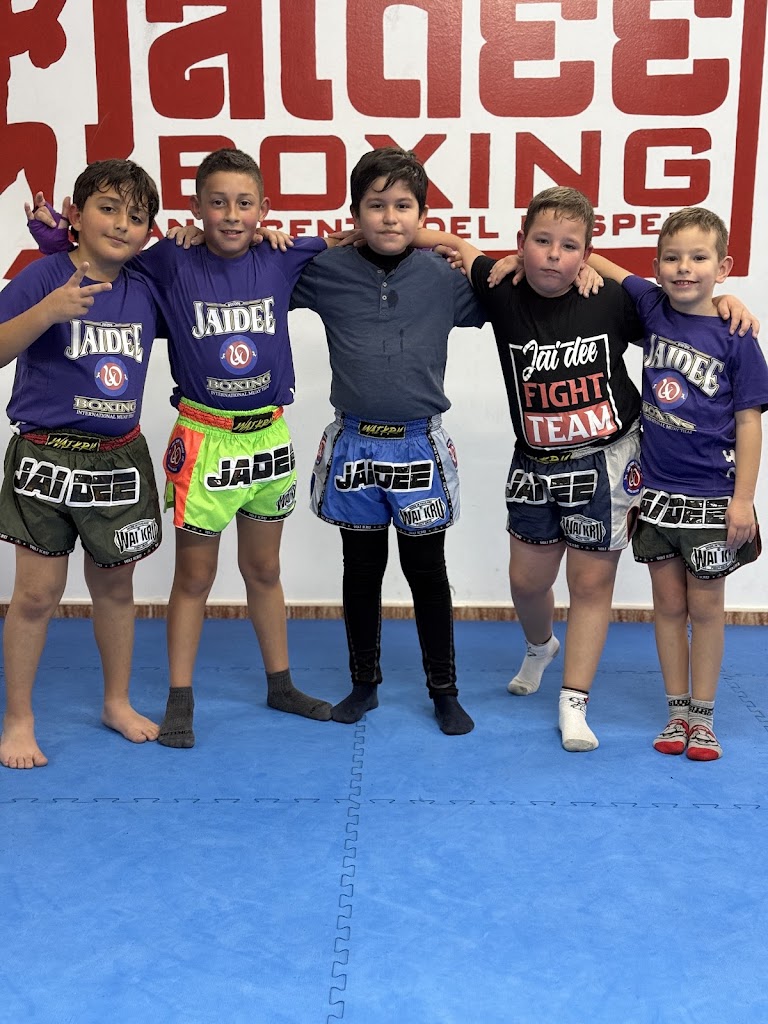 Escuela de Muay Thai JAIDEE BOXING — Comunidad