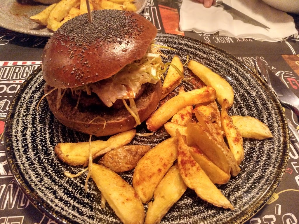 Restaurante Twister Rock&Food — Comida y bebida
