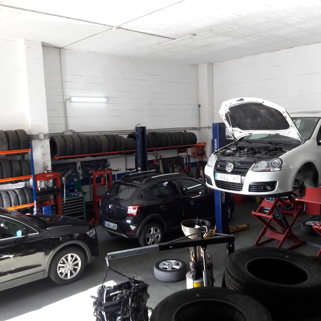 Taller Mecanico Romservice — Interior